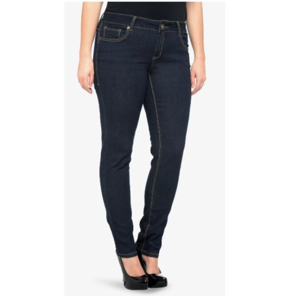 Torrid Stretch Dark Wash Classic Skinny Jeans Size 18